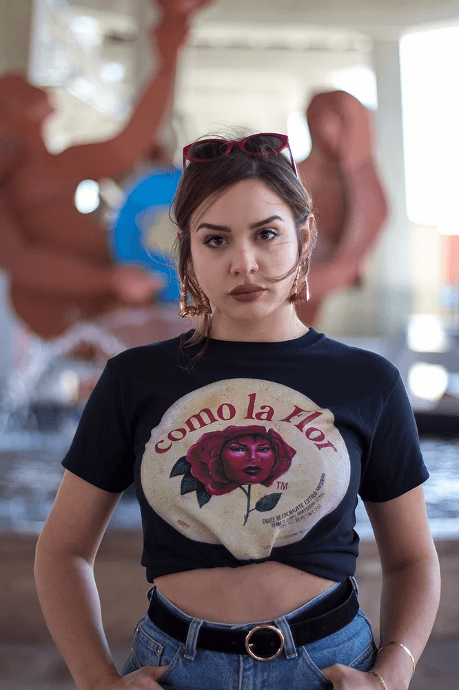 'Como La Flor' T-shirt